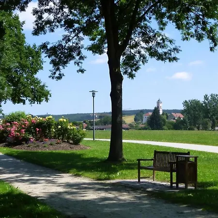 Herrliche Mit Grill Und Garten * Bayerbach